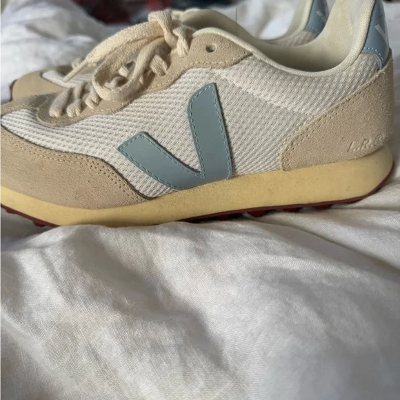 NEW Veja Rio Branco Alveomesh Sneaker women size 7 cream gravel steel MINT - Picture 4 of 11